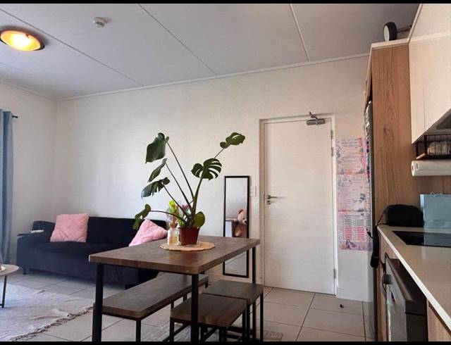 1 BEDROOM APARTMENT FOR SALE IN SANDOWN